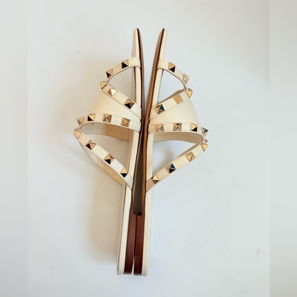 Valentino Garavani Mystic White Gold Strappy Rockstud Flat sandals EU 41 - Picture 8 of 10